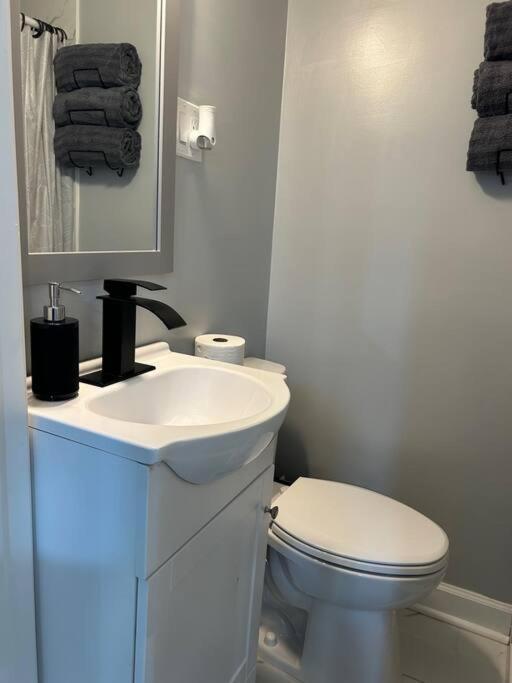 Comfy Lower Lvl Apt With Jetted Tub Near Uptown And Unc ชาร์ล็อต ภายนอก รูปภาพ