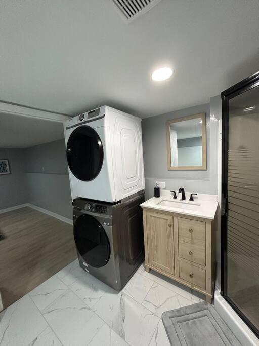 Comfy Lower Lvl Apt With Jetted Tub Near Uptown And Unc ชาร์ล็อต ภายนอก รูปภาพ