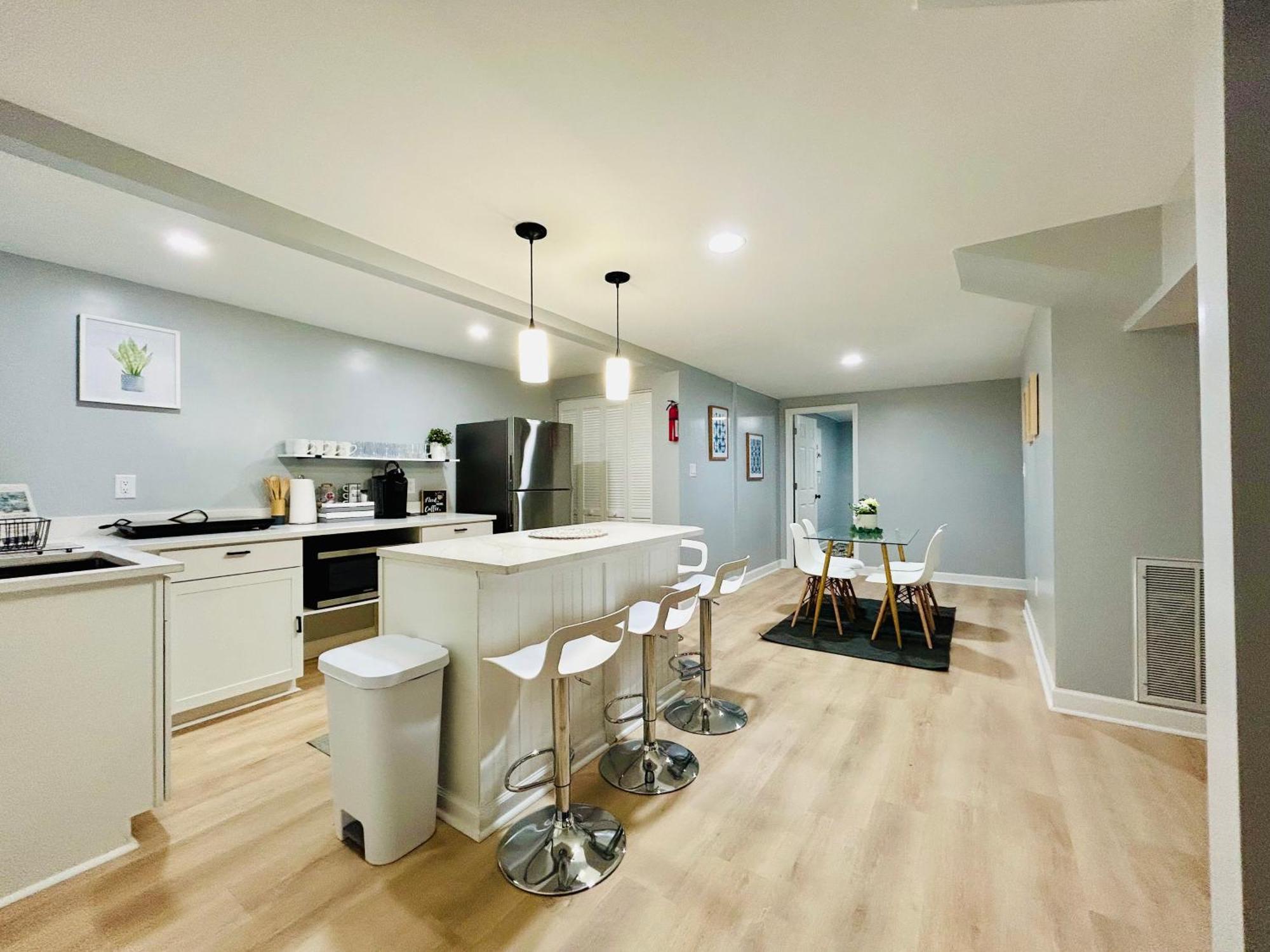 Comfy Lower Lvl Apt With Jetted Tub Near Uptown And Unc ชาร์ล็อต ภายนอก รูปภาพ