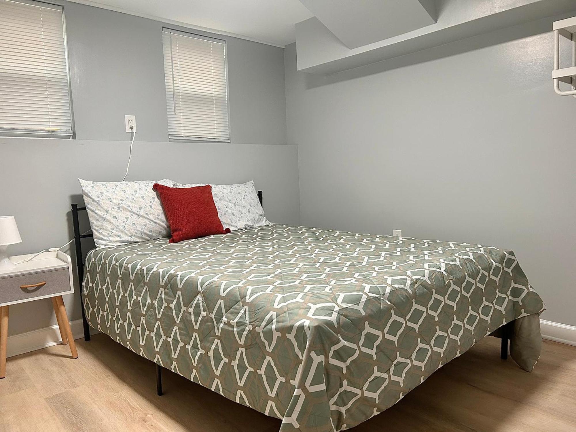 Comfy Lower Lvl Apt With Jetted Tub Near Uptown And Unc ชาร์ล็อต ภายนอก รูปภาพ
