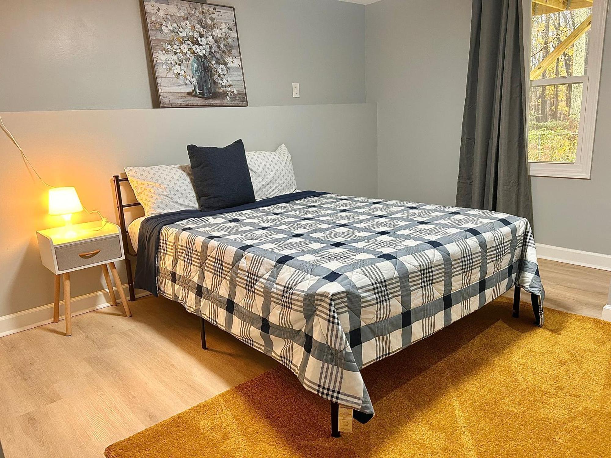 Comfy Lower Lvl Apt With Jetted Tub Near Uptown And Unc ชาร์ล็อต ภายนอก รูปภาพ