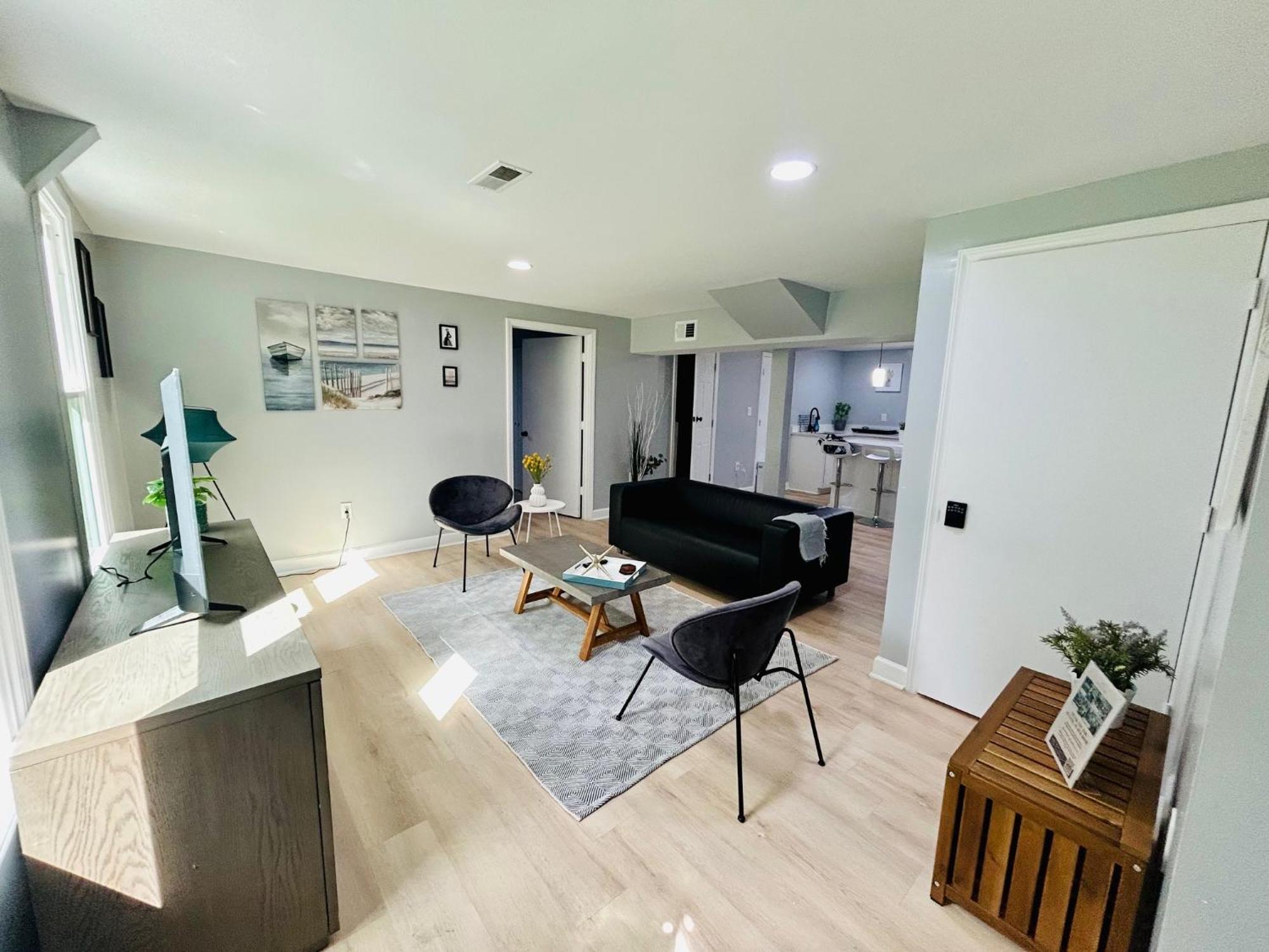 Comfy Lower Lvl Apt With Jetted Tub Near Uptown And Unc ชาร์ล็อต ภายนอก รูปภาพ